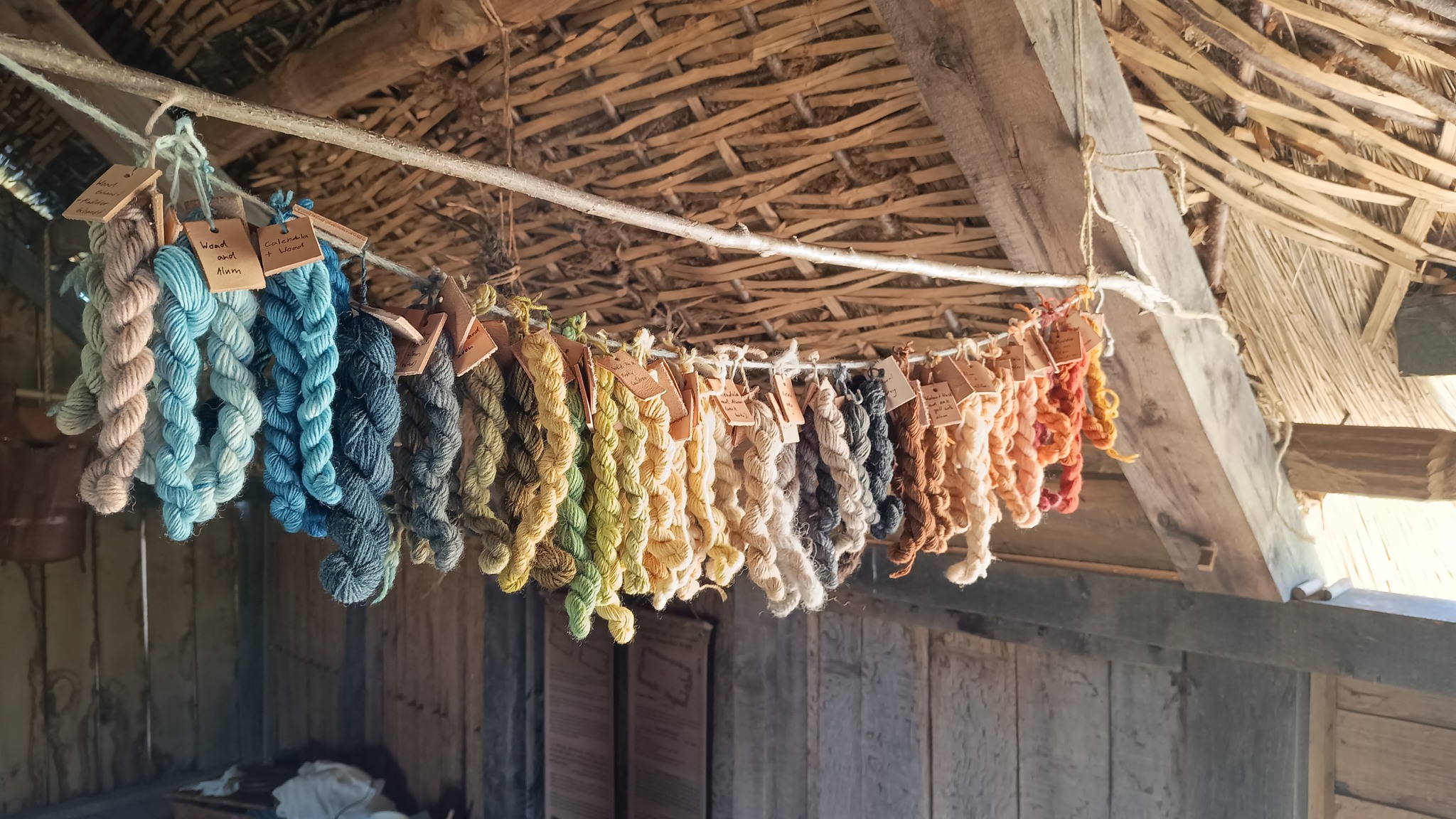 Naturally dyed wool